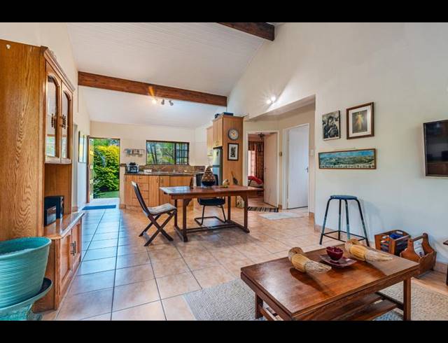 3 BEDROOM TOWNHOUSE FOR SALE IN TOWN BUSH VALLEY